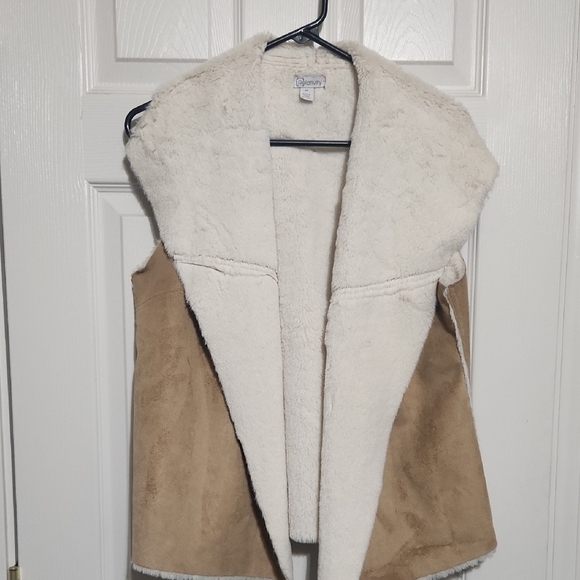Women's Tan and Cream Vest - Picture 1 of 3